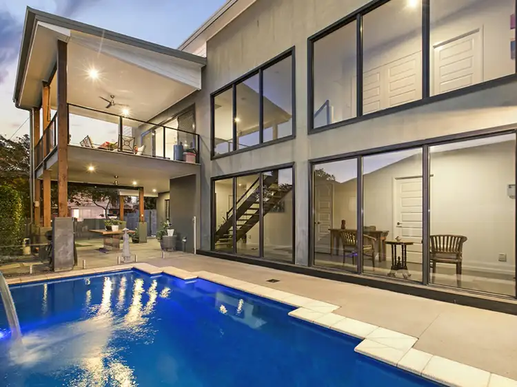 223 Agnew Street, Seven Hills QLD 4170