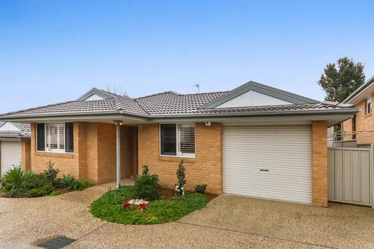 2/14 Berringar Road, Valentine NSW 2280