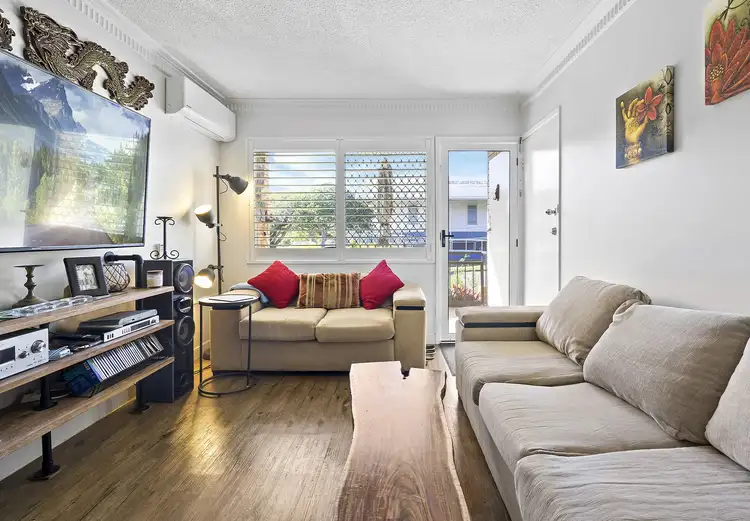 2/96 Victoria Terrace, Greenslopes QLD 4120