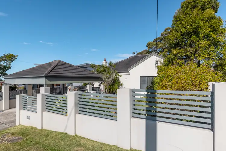 90 Soldiers Avenue, Freshwater NSW 2096