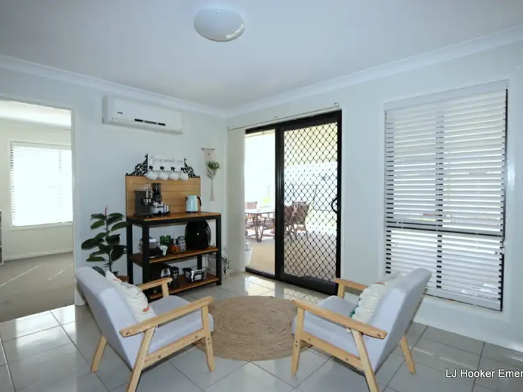 Sixth view of Homely house listing, 11 Singleton Crt, Emerald QLD 4720