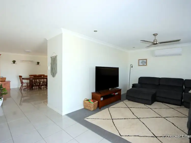 Seventh view of Homely house listing, 11 Singleton Crt, Emerald QLD 4720