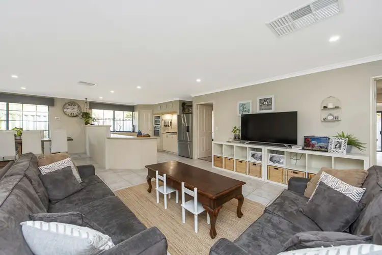 19 Babbler Court, Maida Vale WA 6057