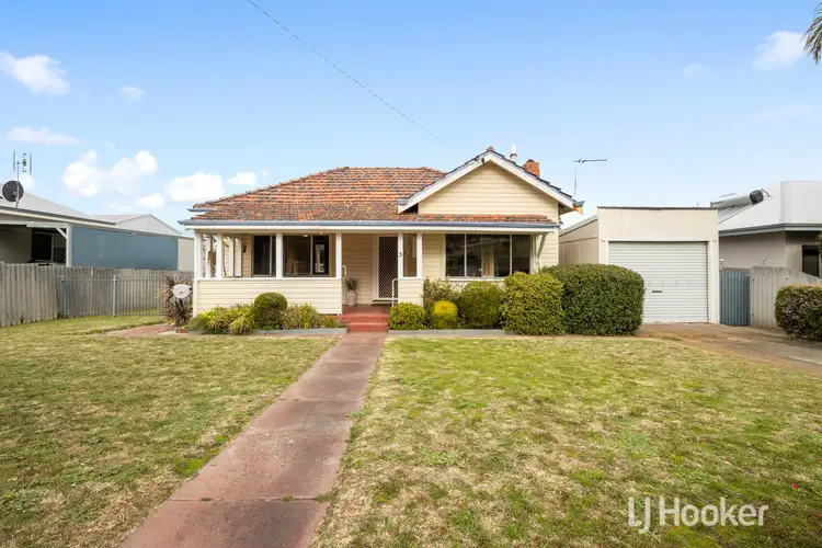 5 Crampton Street, Collie WA 6225