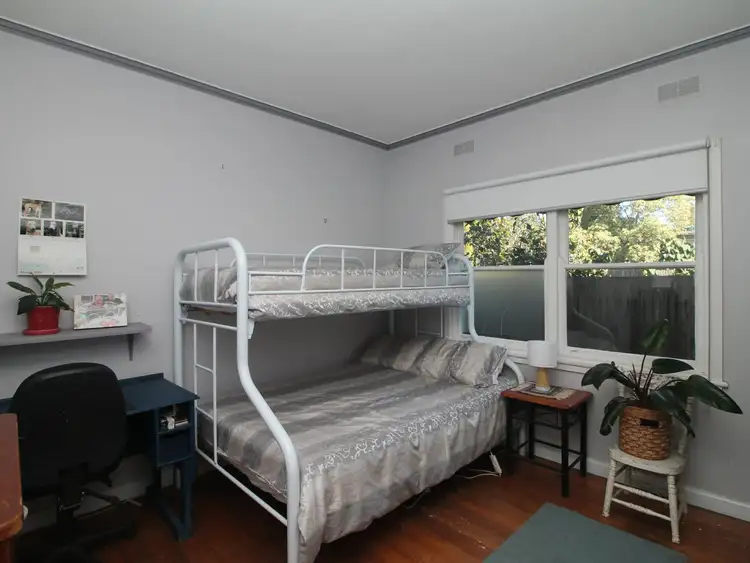 Sixth view of Homely house listing, 1 Grosvenor Court, Bairnsdale VIC 3875