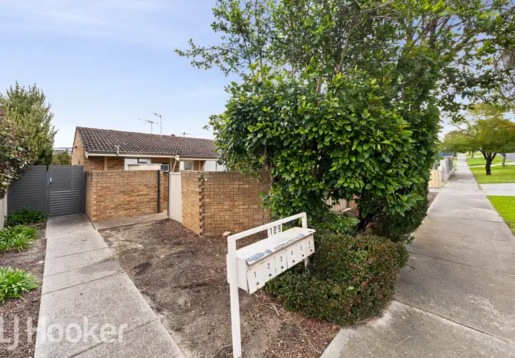 Fifth view of Homely villa listing, 1/129 Hubert Street, East Victoria Park WA 6101