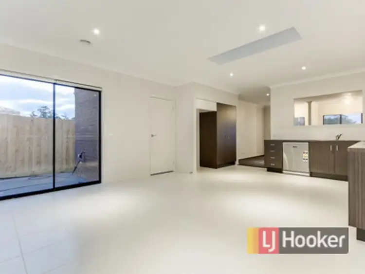 Seventh view of Homely unit listing, 2/4 Shakespeare Court, Drouin VIC 3818