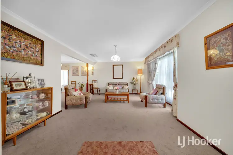 Fifth view of Homely house listing, 7 Dalvana Court, Hampton Park VIC 3976