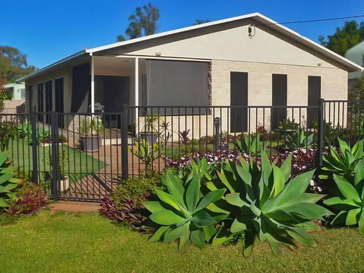 35 LEONIE CRES, Lamb Island QLD 4184