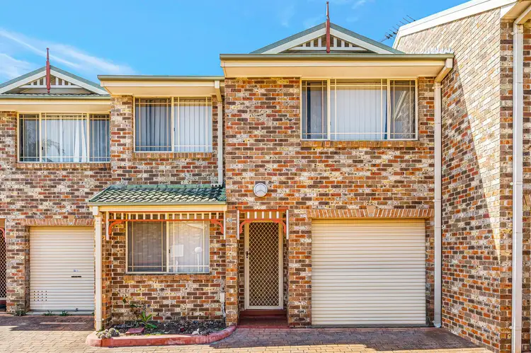 8/26 Holland Crescent