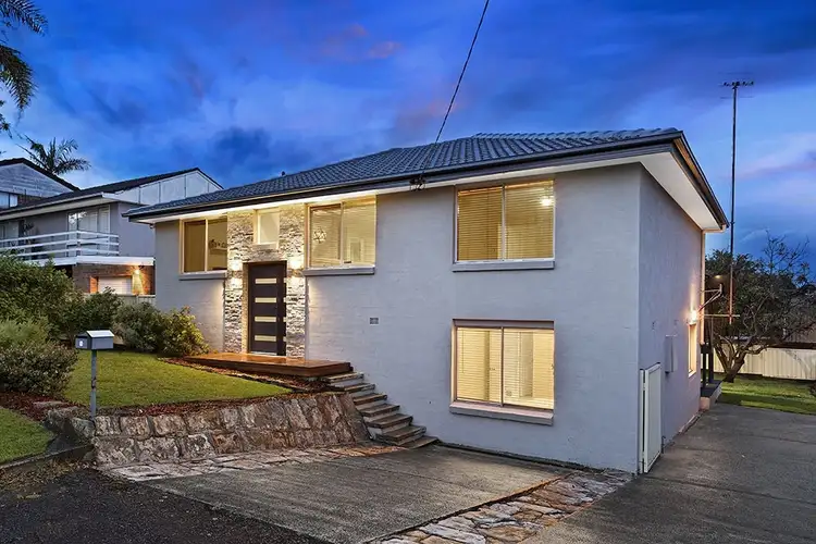 5 Curzon Avenue, Bateau Bay NSW 2261