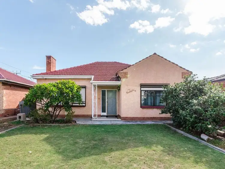 2 Fourth Avenue, Seaton SA 5023