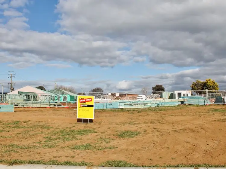 Lot 302 Cooper Crescent, Bathurst NSW 2795