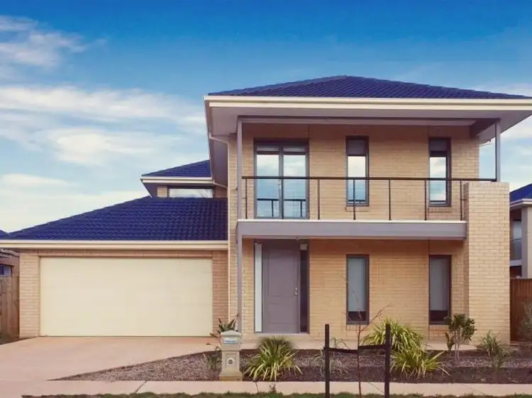 4 Seafarer Way, Sanctuary Lakes VIC 3030
