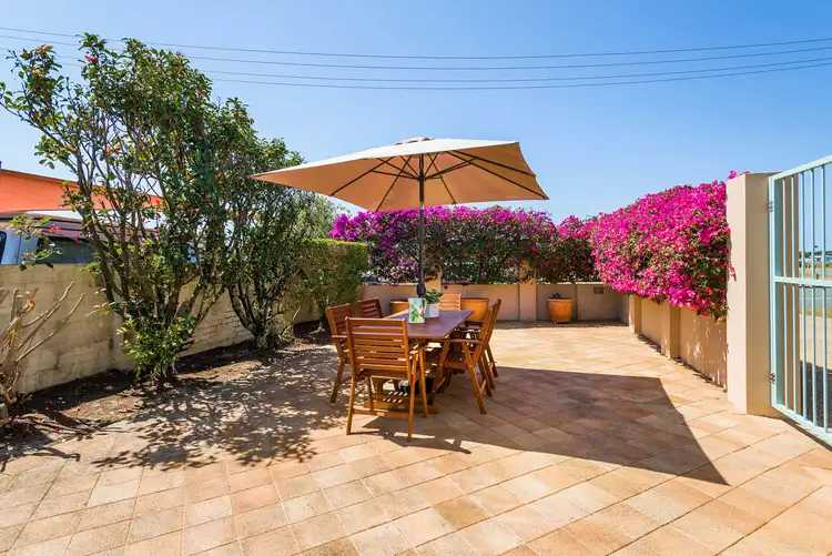 2/154 The Esplanade, Paradise Point QLD 4216