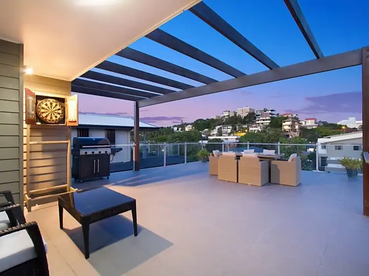 42 Sunshine Parade, Miami QLD 4220