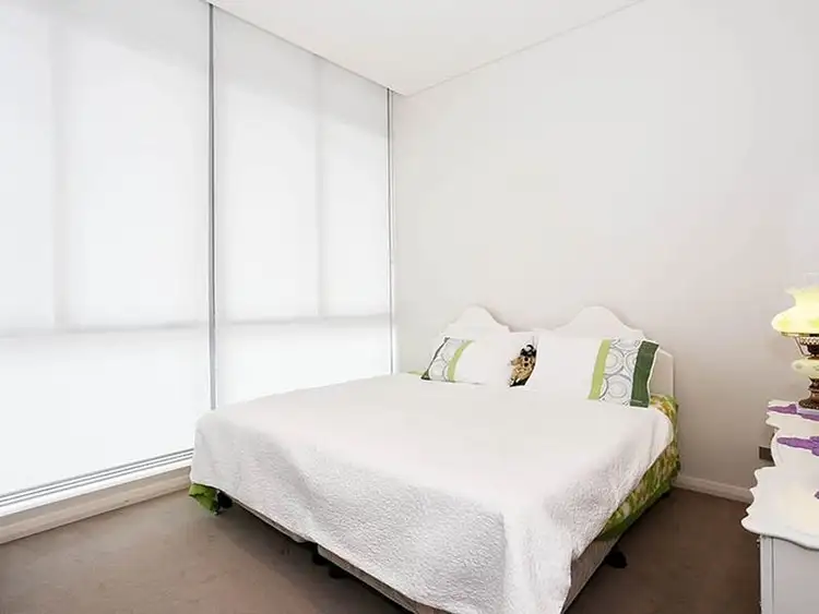 Fifth view of Homely unit listing, 501/1 Como Crescent, Southport QLD 4215