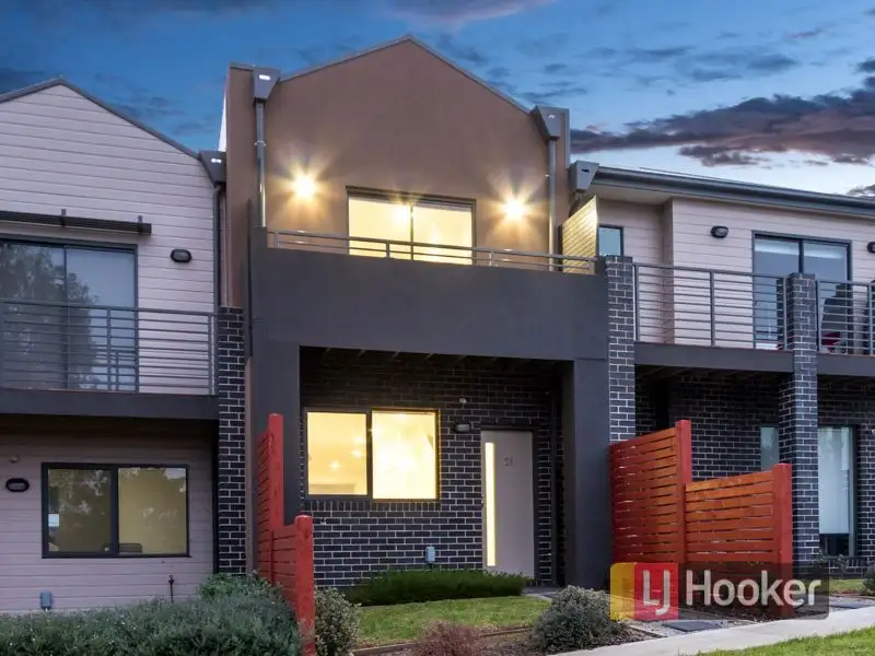 Main view of Homely townhouse listing, 21 Demmie Mews, Lyndhurst VIC 3975