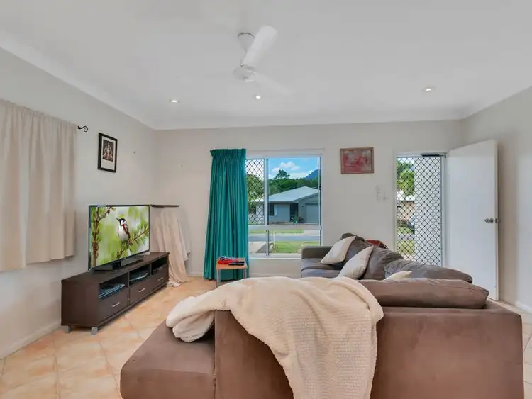 2 Goodfellow Ct, Mooroobool QLD 4870