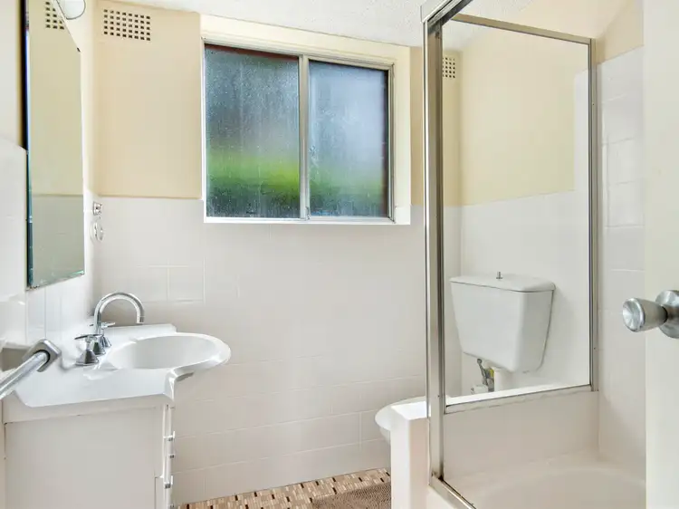 Fourth view of Homely apartment listing, 1/12 Seaview Avenue, Newport NSW 2106