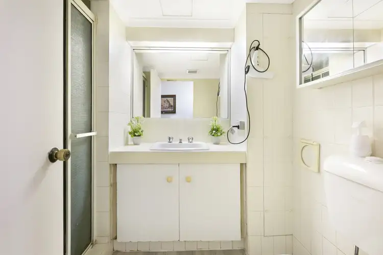 Fifth view of Homely unit listing, 2/164 High Street, Southport QLD 4215