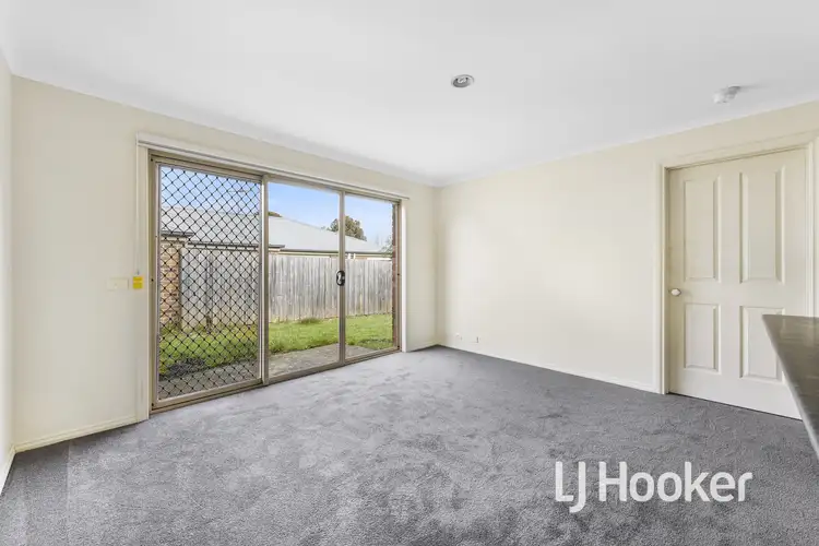 Sixth view of Homely unit listing, 2/11 Renlik Court, Pakenham VIC 3810