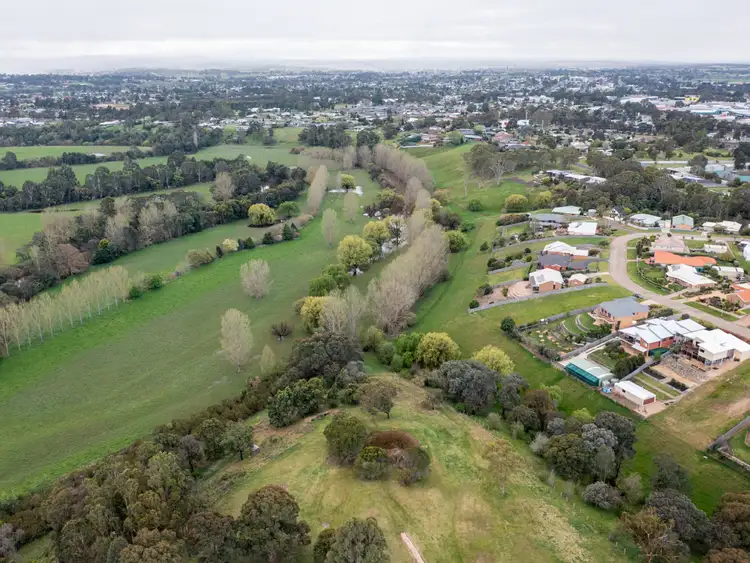 Second view of Homely house listing, 35 Harnham Drive, Bairnsdale VIC 3875
