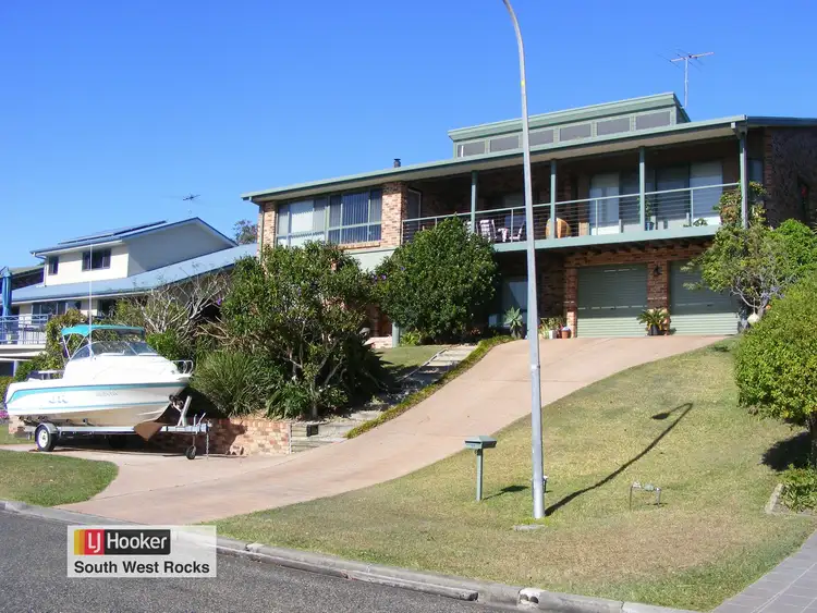 11 Dolphin Crescent, South West Rocks NSW 2431