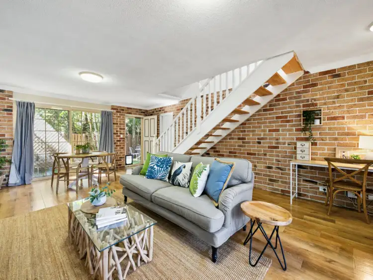 Main view of Homely townhouse listing, 2/156 Fairfield Road, Fairfield QLD 4103