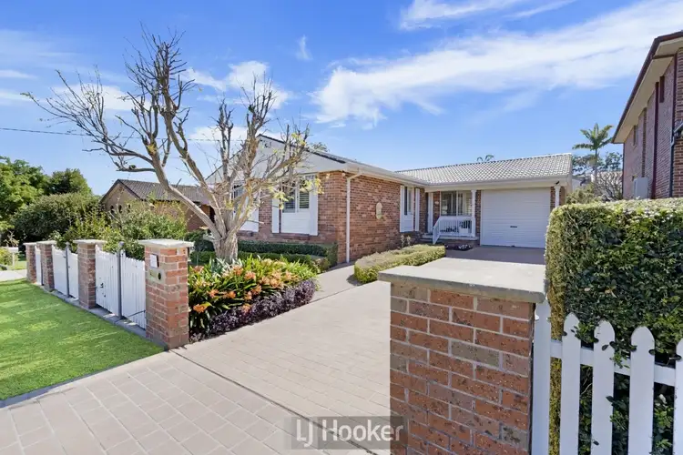 25 Alkrington Avenue, Fishing Point NSW 2283