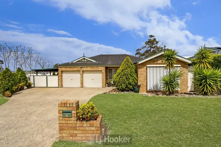 27 Bracken Close, Cameron Park NSW 2285