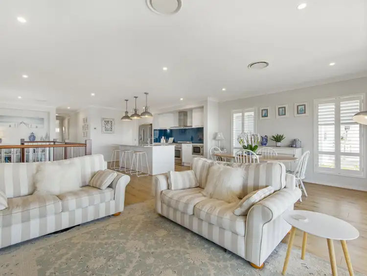 Second view of Homely house listing, 39 Stratton Terrace, Wynnum QLD 4178