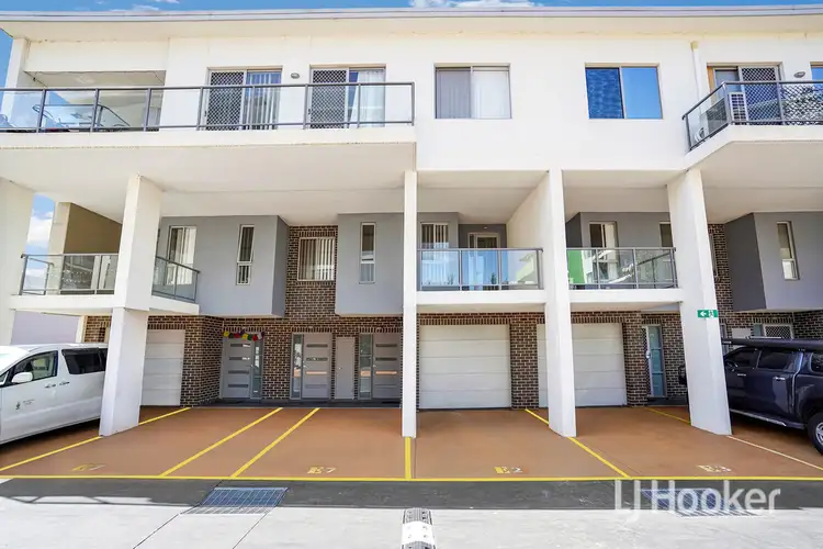 2/8E Myrtle Street, Prospect NSW 2148