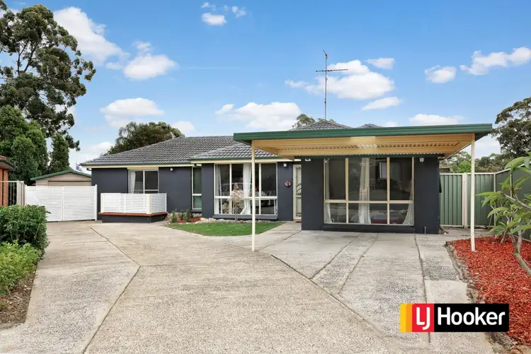 15 Derwent Place, St Clair NSW 2759
