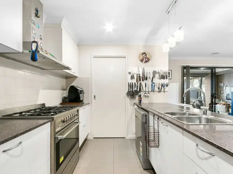 Fifth view of Homely house listing, 1 Lowe Court, Eastwood VIC 3875