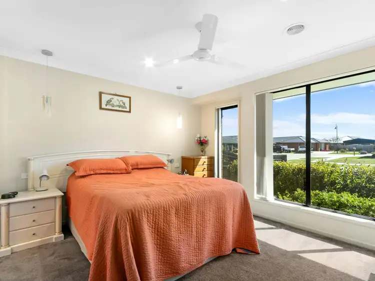 Sixth view of Homely house listing, 1 Lowe Court, Eastwood VIC 3875