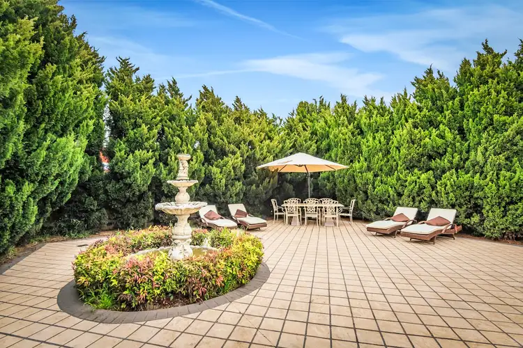 5 Hemsworth Court, Roxburgh Park VIC 3064