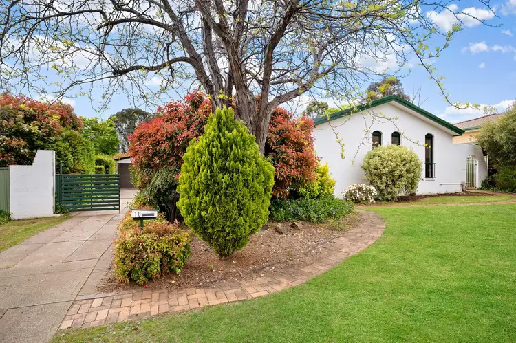 18 Clubbe Crescent, Macgregor ACT 2615
