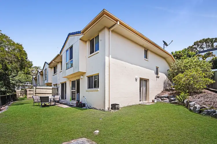 8/3 Arundel Drive, Arundel QLD 4214