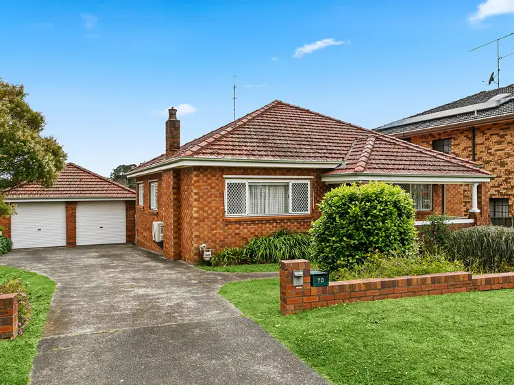 70 Mount Keira Road, West Wollongong NSW 2500