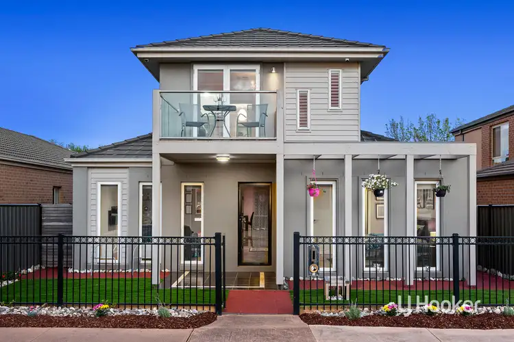 16 McCulloch Walk, Point Cook VIC 3030