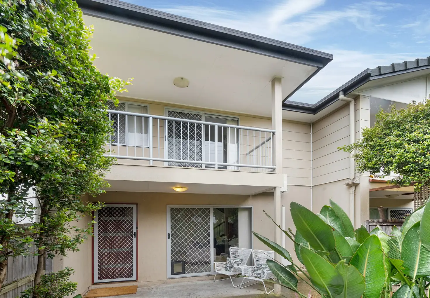 Main view of Homely townhouse listing, 2/1 Victoria Street, Fairfield QLD 4103