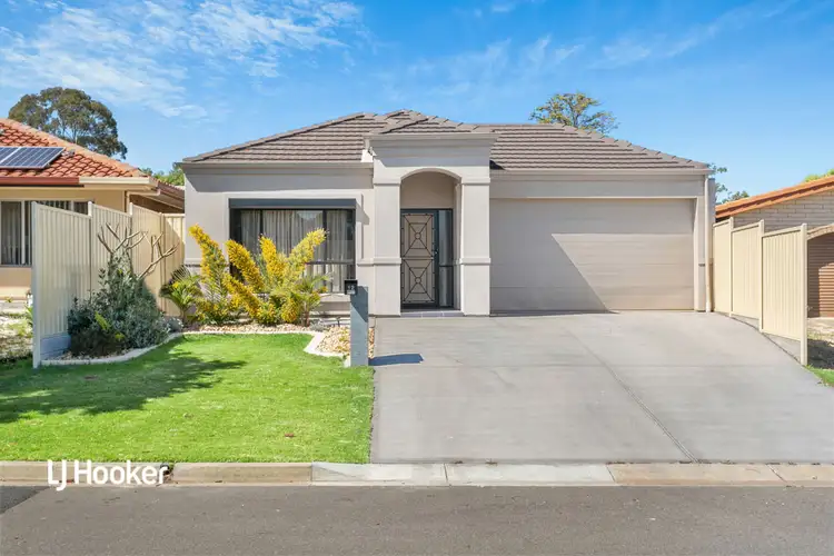 12 De Sassenay Crescent