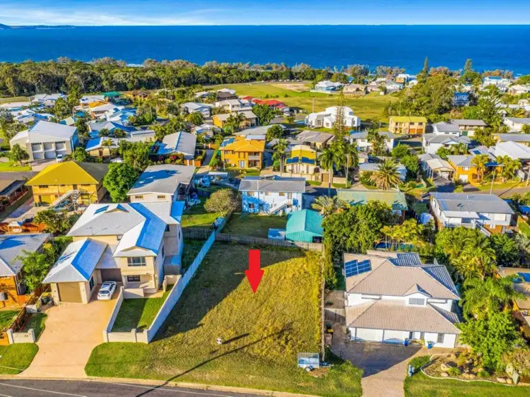 42 Booth Avenue, Tannum Sands QLD 4680