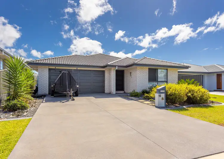 16 Mariner Avenue, Old Bar NSW 2430
