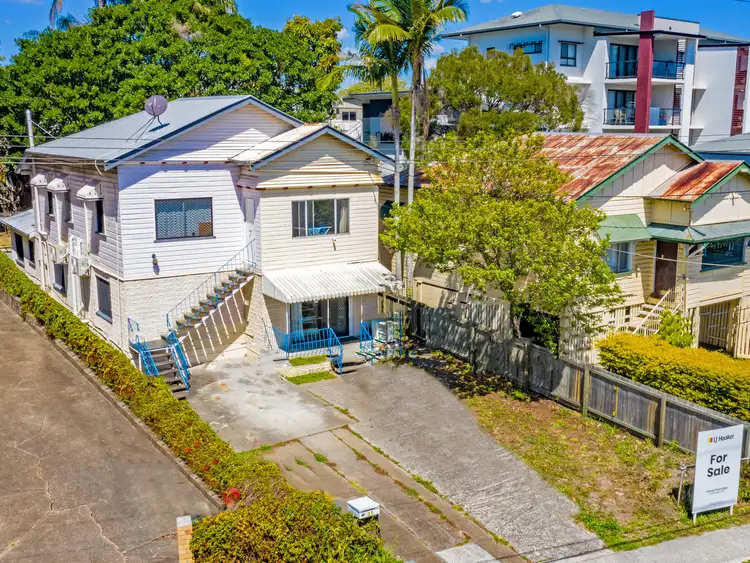 31 Kitchener Street, Coorparoo QLD 4151