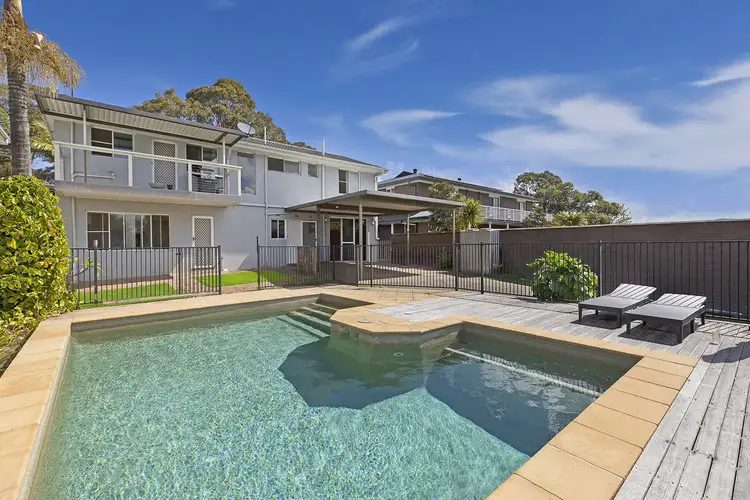11 Talara Avenue, Bateau Bay NSW 2261
