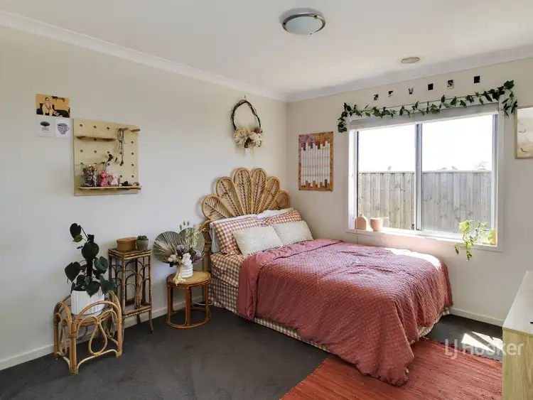 Seventh view of Homely house listing, 13 Eastcoast Court, East Bairnsdale VIC 3875