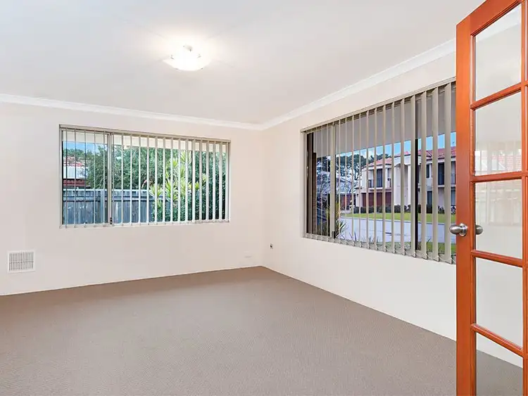 Fourth view of Homely house listing, 6 Serene Bend, Atwell WA 6164