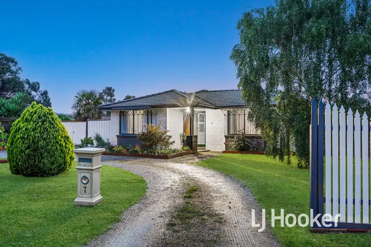 7 Rae Court, Pakenham VIC 3810